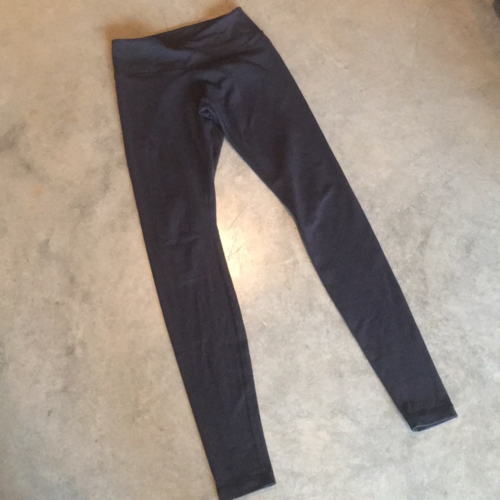 Lululemon Black Wunder Unders- size 4